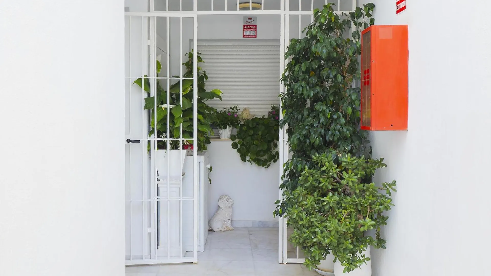 بيت ضيافة Cubo'S Poseidon Apartment 2 & Pool بينالماذينا
