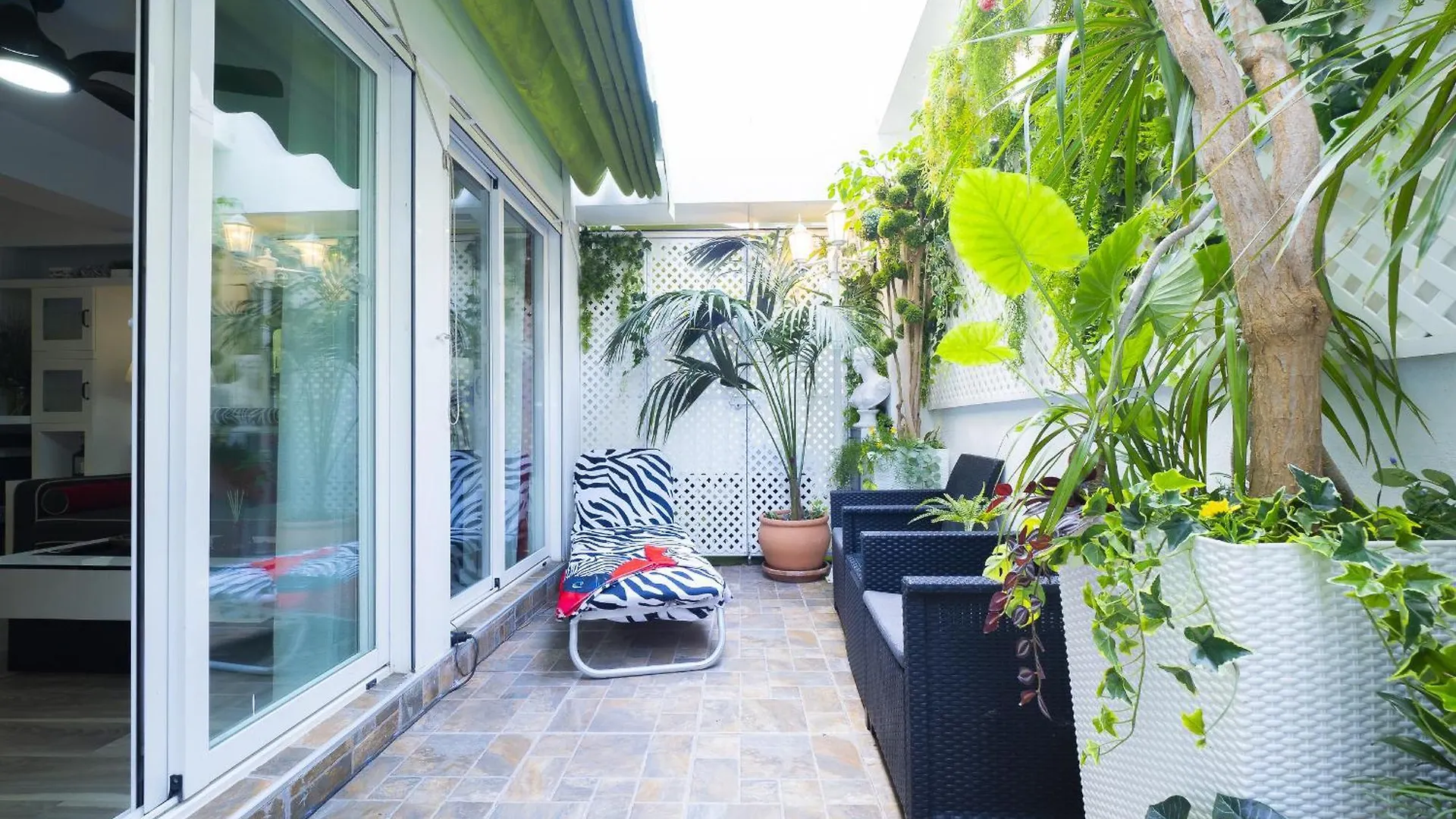 Cubo'S Poseidon Apartment 2 & Pool بينالماذينا 0*,  إسبانيا