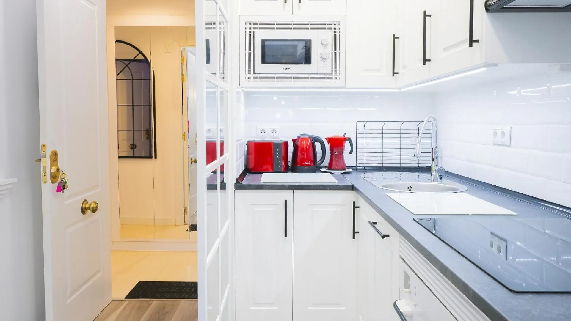 Cubo'S Poseidon Apartment 2 & Pool بينالماذينا