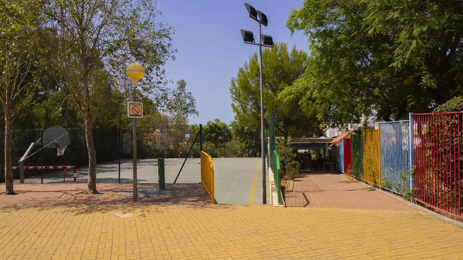 Cubo'S Poseidon Apartment 2 & Pool بينالماذينا 0*,  إسبانيا