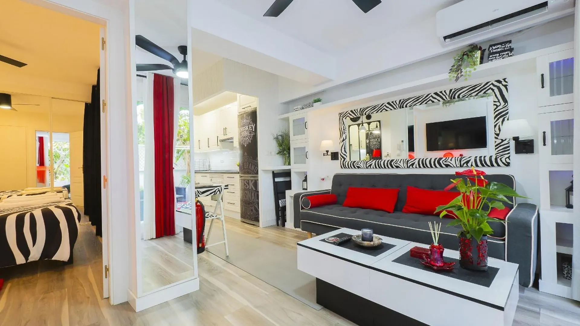 Cubo'S Poseidon Apartment 2 & Pool ベナルマデナ スペイン